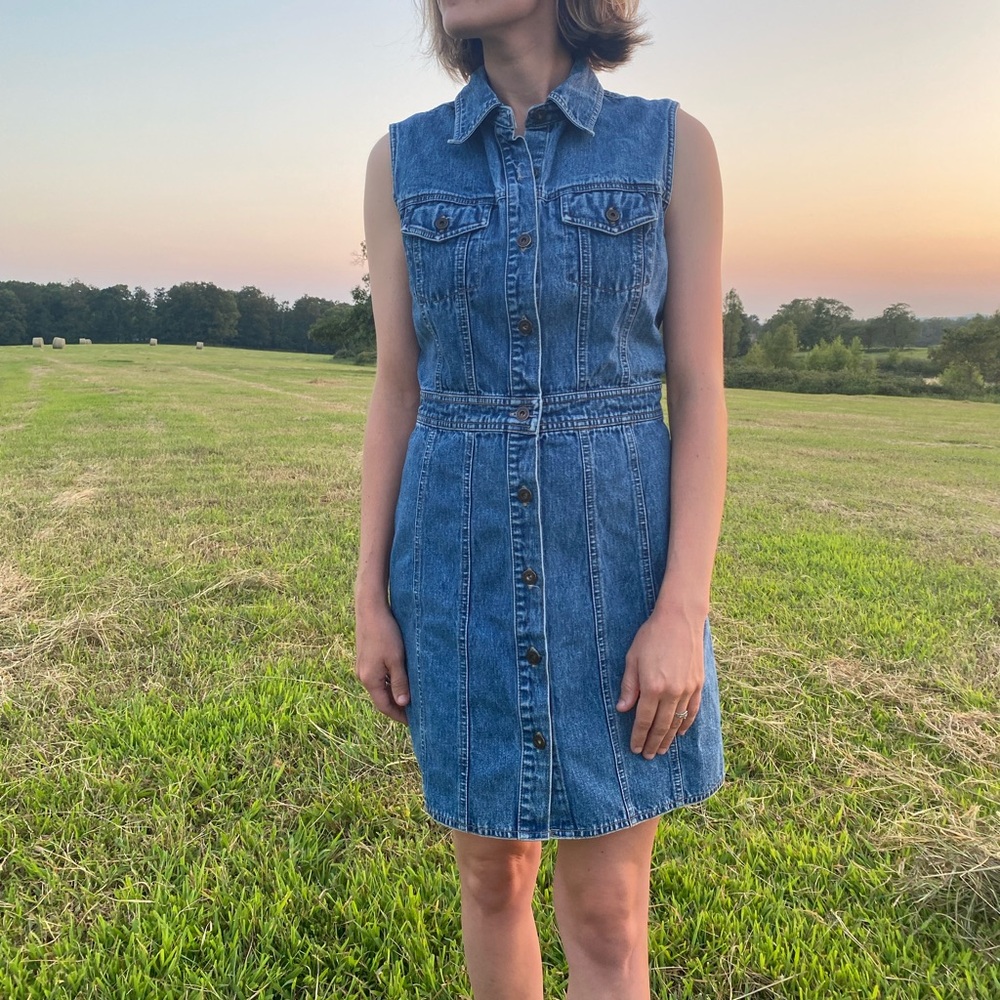Vintage Gap collard denim button down mini dress.